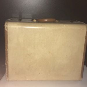 Vintage trunk/suitcase